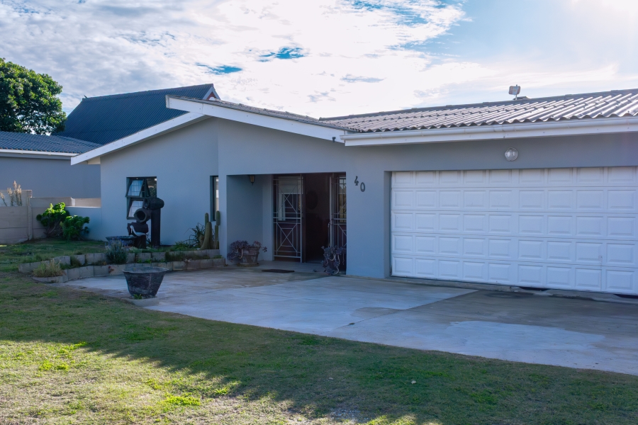 3 Bedroom Property for Sale in De Kelders Western Cape